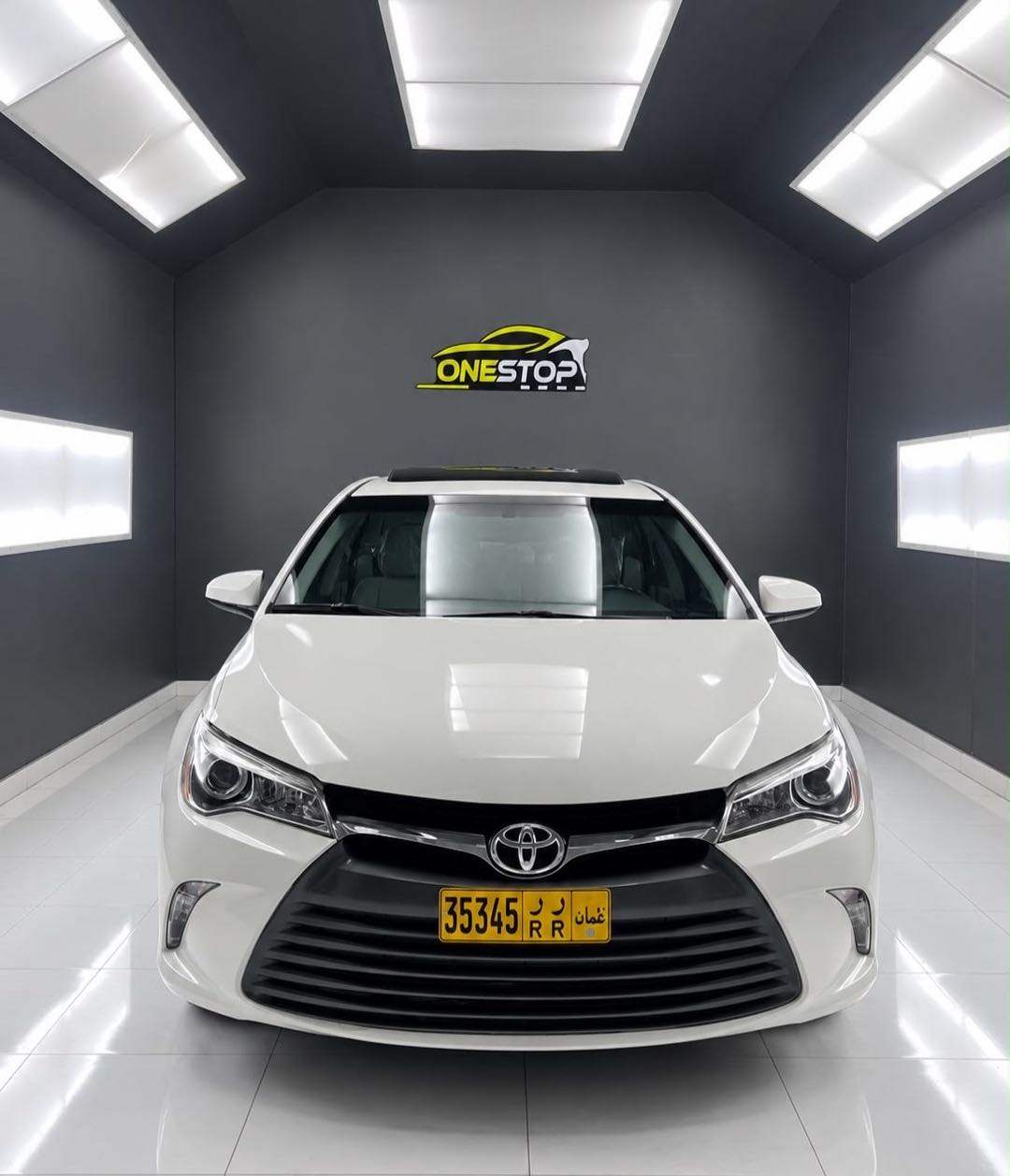 Car Image 2015 TOYOTA CAMRY XSE