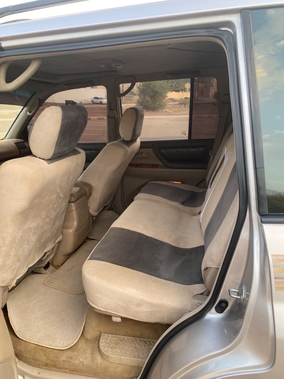 Car Image 1999 TOYOTA LAND CRUISER 