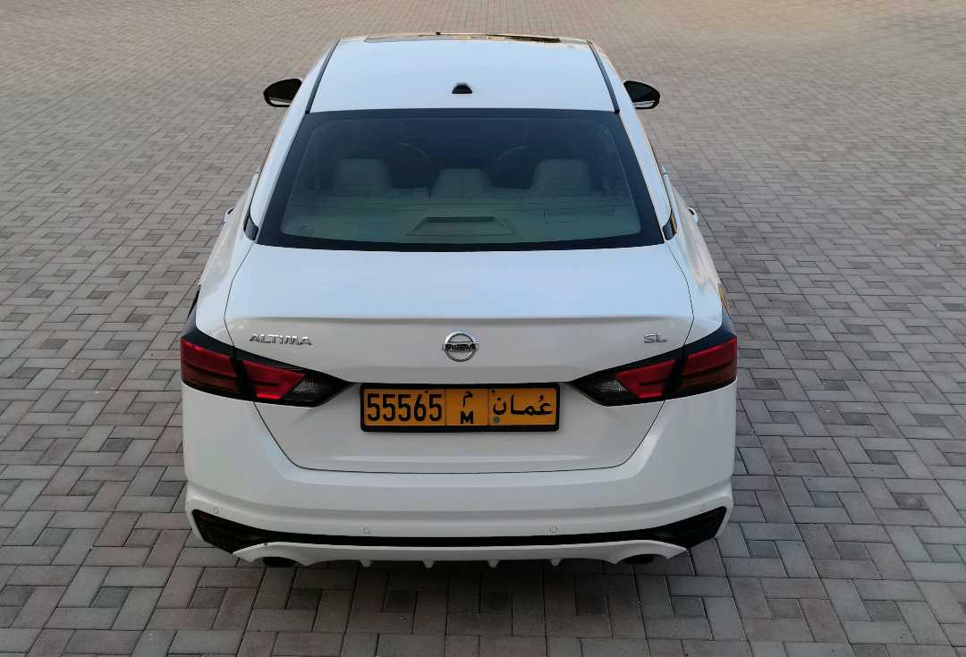 Car Image 2019 NISSAN ALTIMA SL