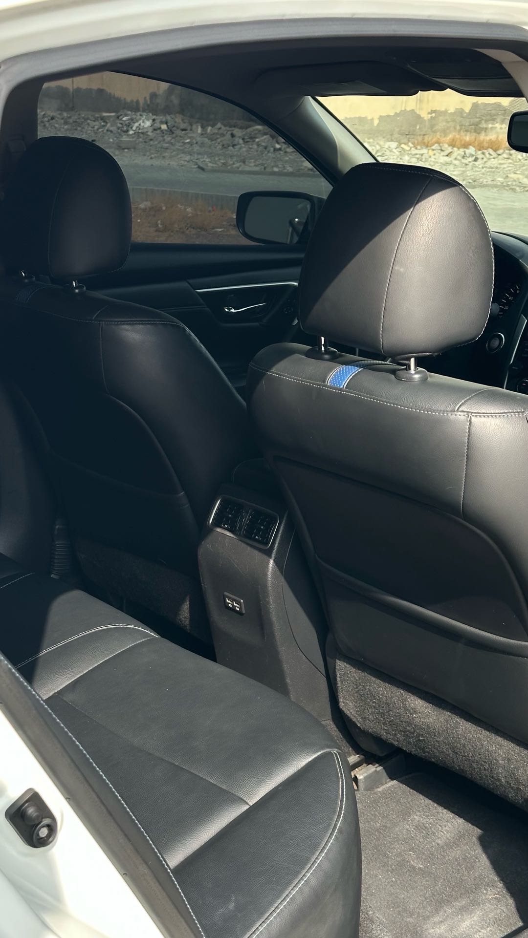 Car Image 2018 NISSAN ALTIMA SR