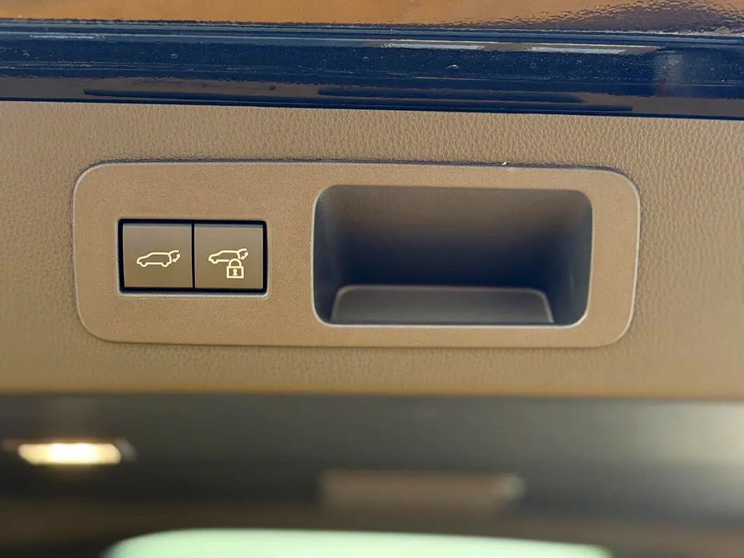Car Image 2026 TOYOTA LAND CRUISER VX.R