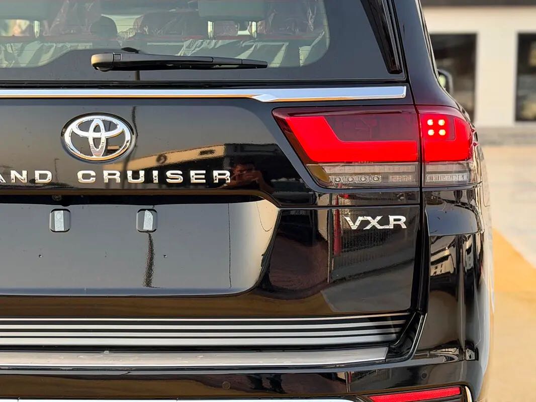 Car Image 2026 TOYOTA LAND CRUISER VX.R