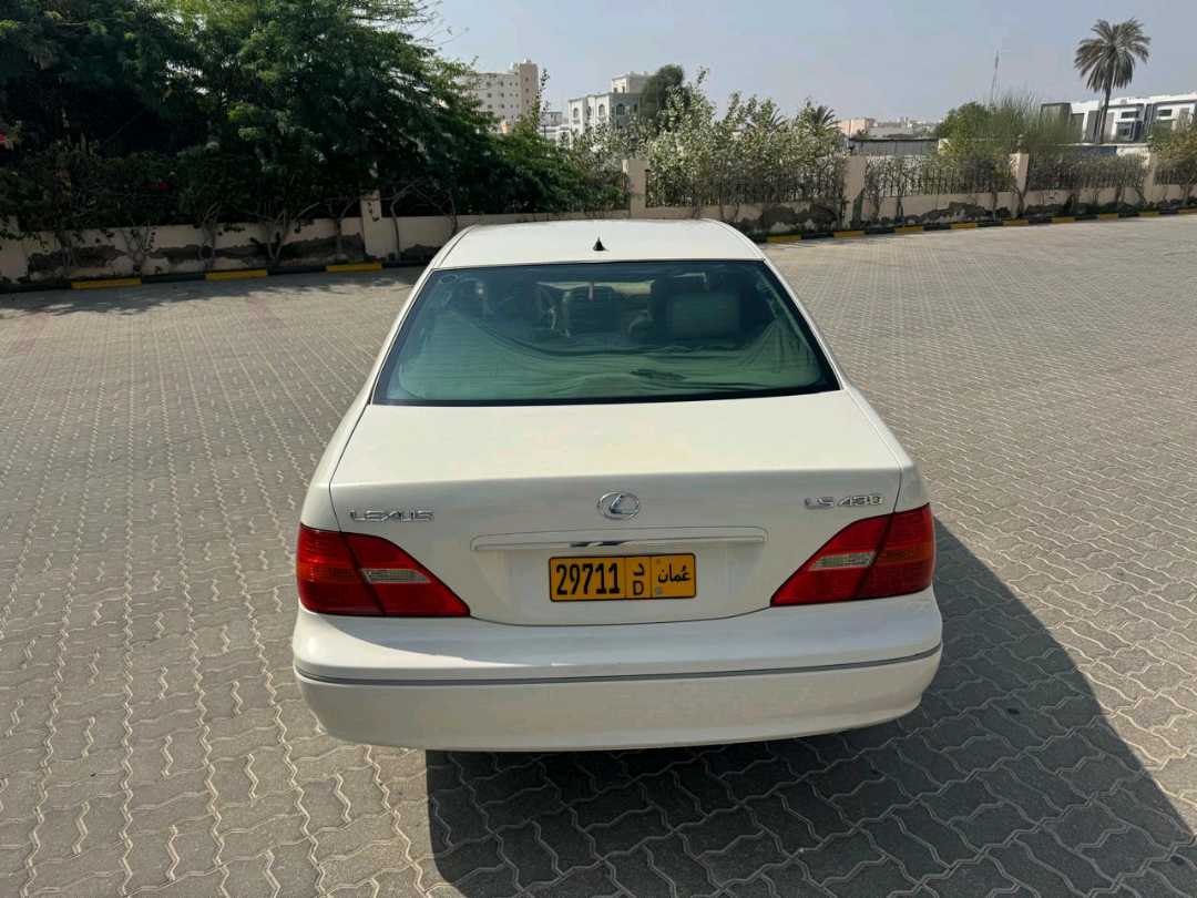Car Image 2001 LEXUS LS 430