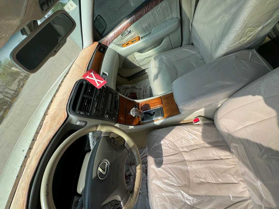 Car Image 2001 LEXUS LS 430