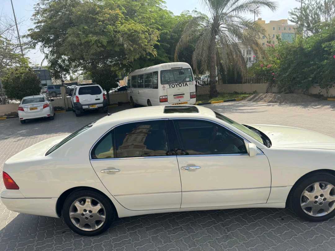 Car Image 2001 LEXUS LS 430