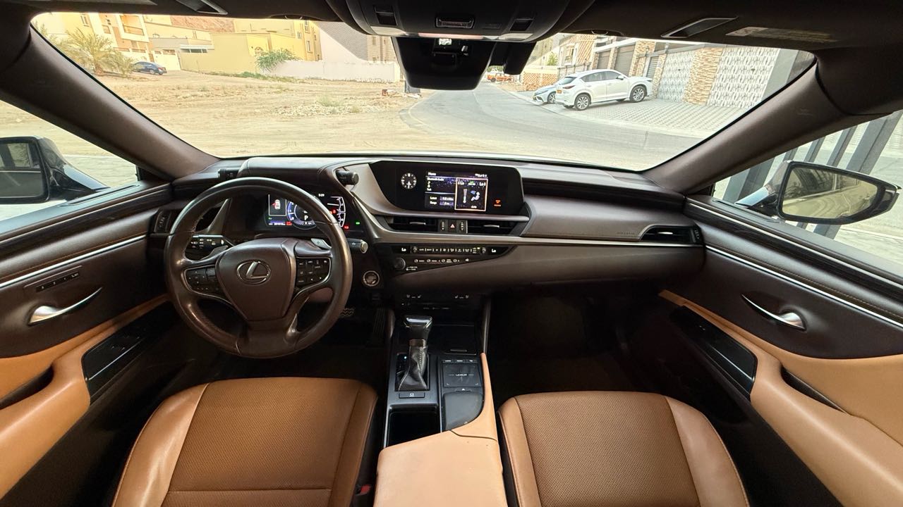 Car Image 2019 LEXUS ES 350