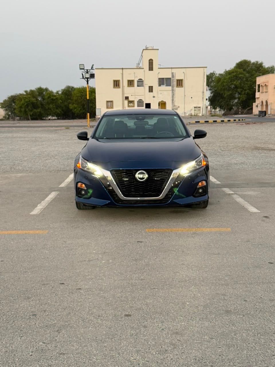 Car Image 2020 NISSAN ALTIMA SR