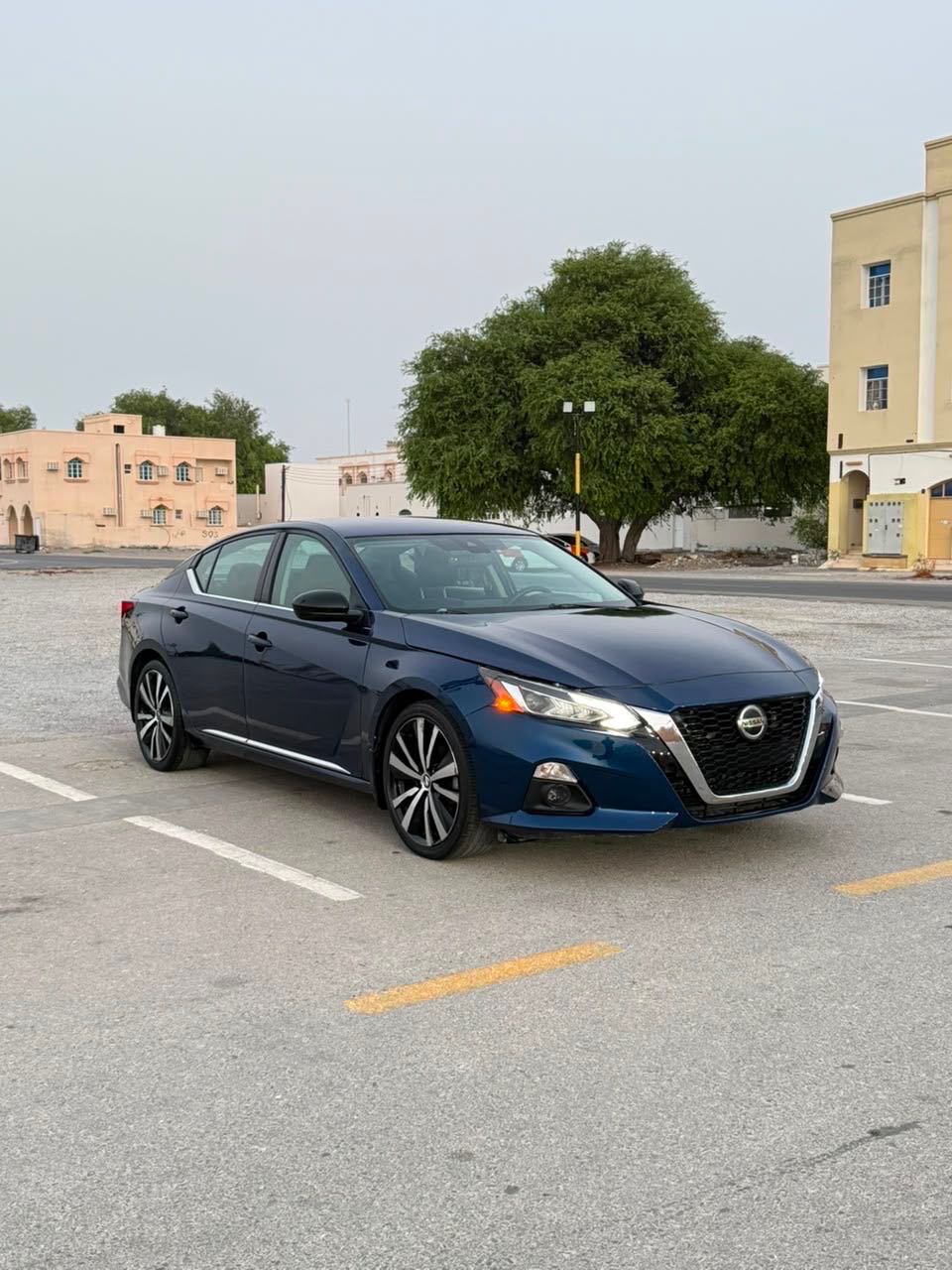Car Image 2020 NISSAN ALTIMA SR