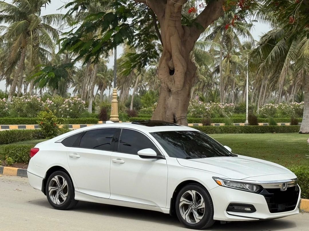Car Image 2018 HONDA ACCORD EXL