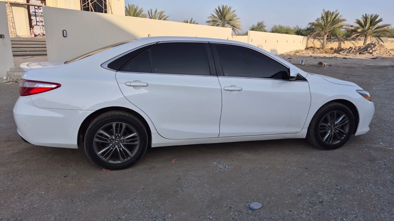Car Image 2017 TOYOTA CAMRY SE
