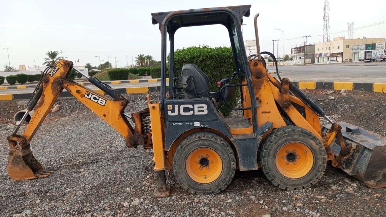 جي سي بي 3CX 2017