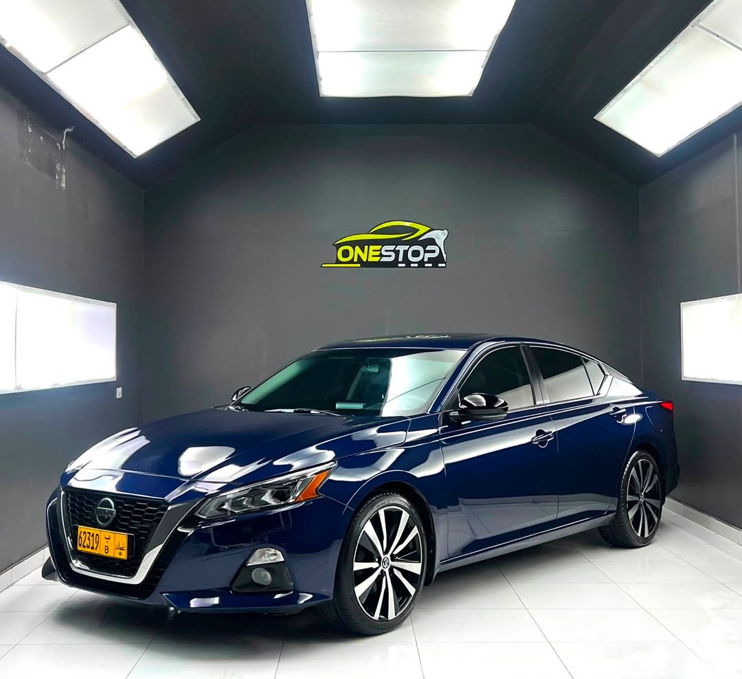 Car Image 2019 NISSAN ALTIMA SR