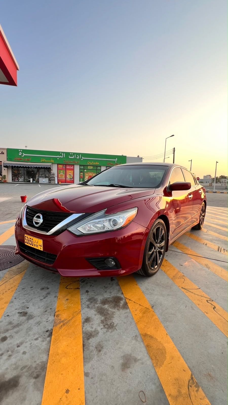 Car Image 2018 NISSAN ALTIMA SR
