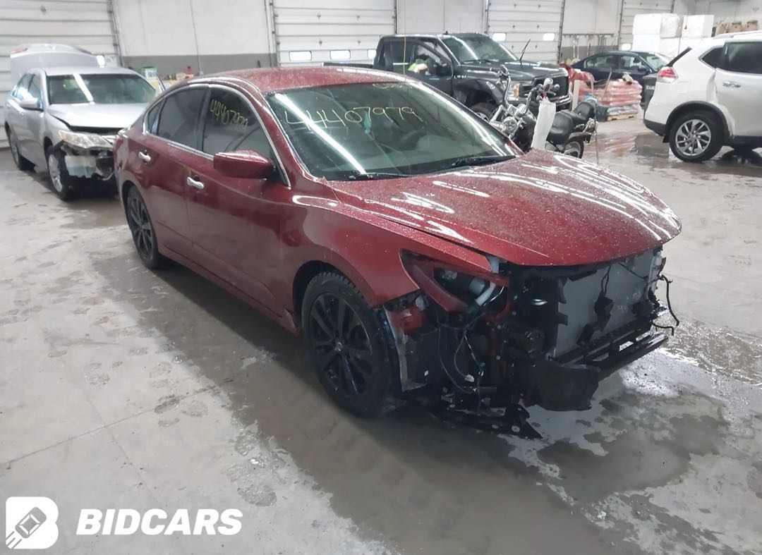 Car Image 2018 NISSAN ALTIMA SR