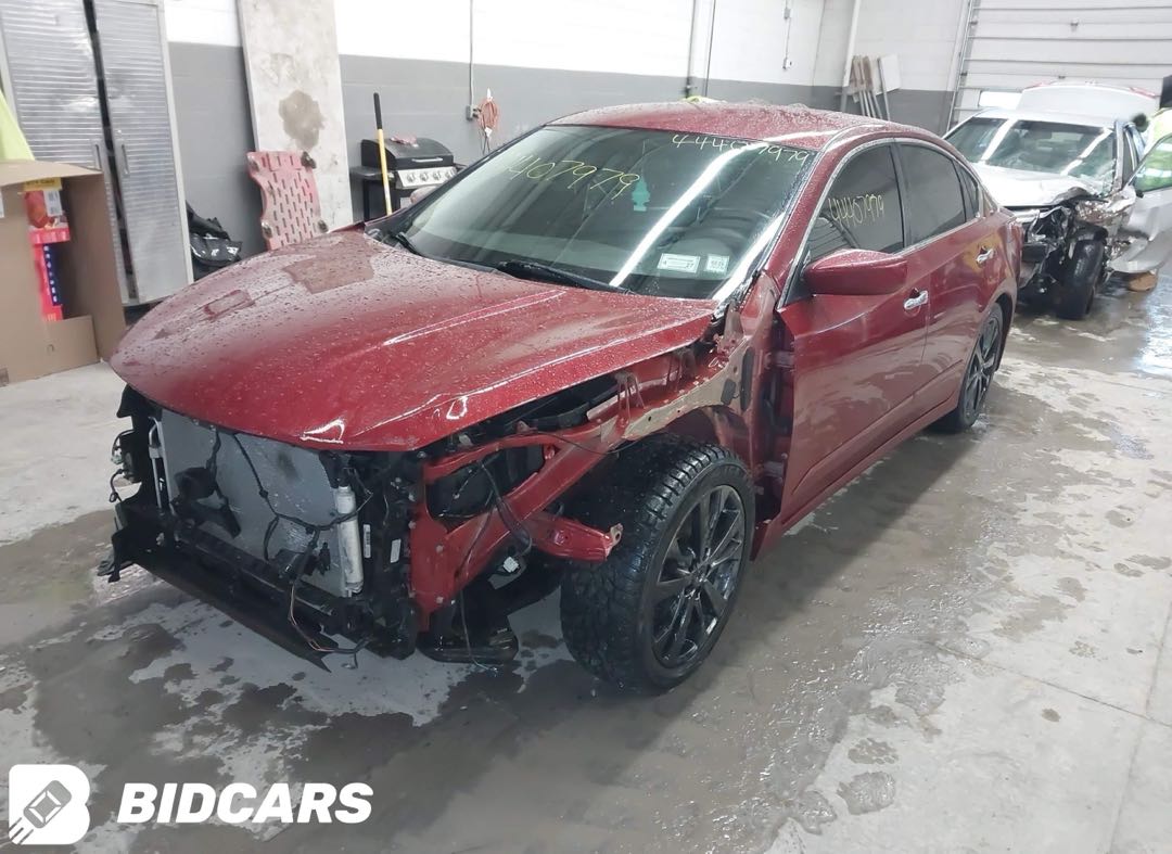 Car Image 2018 NISSAN ALTIMA SR