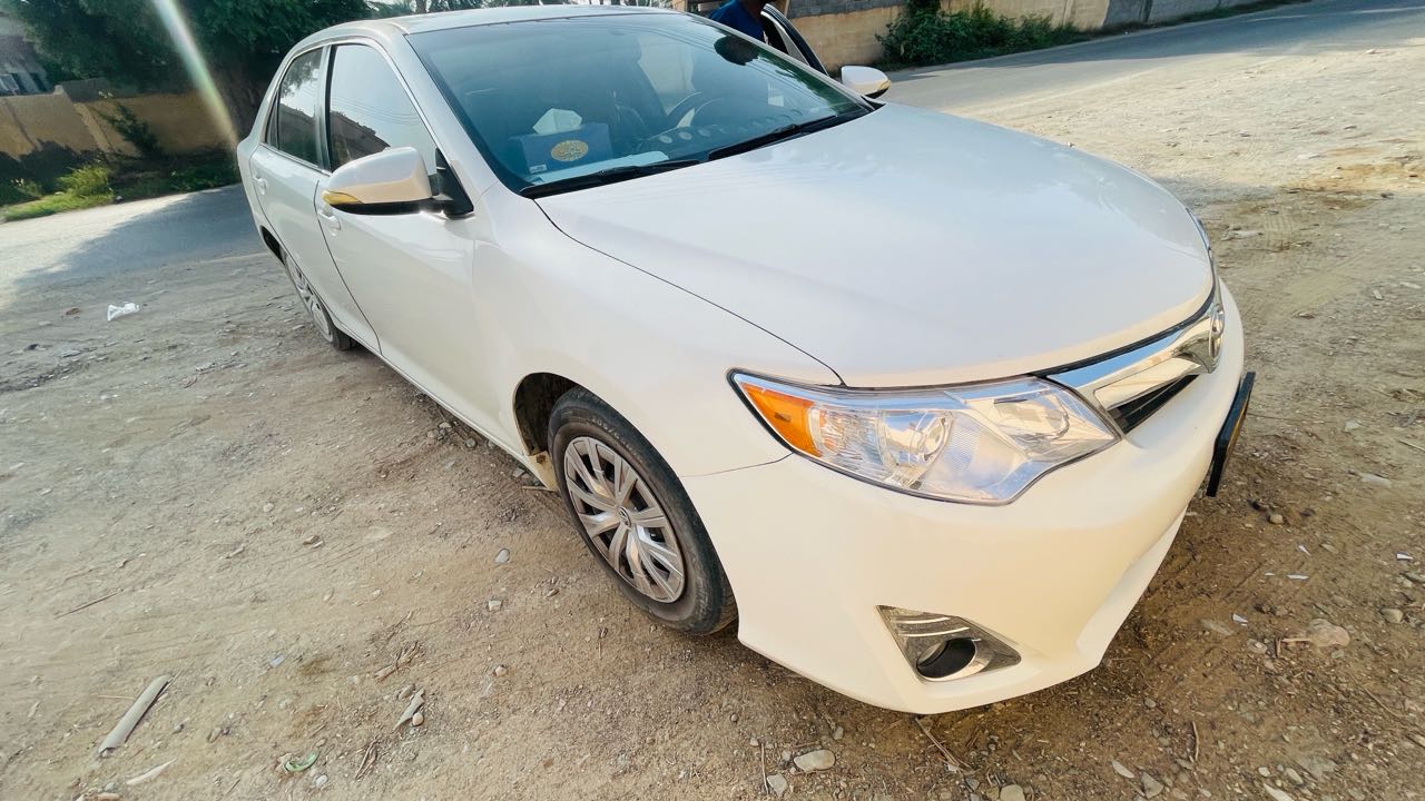 Car Image 2013 TOYOTA CAMRY GL