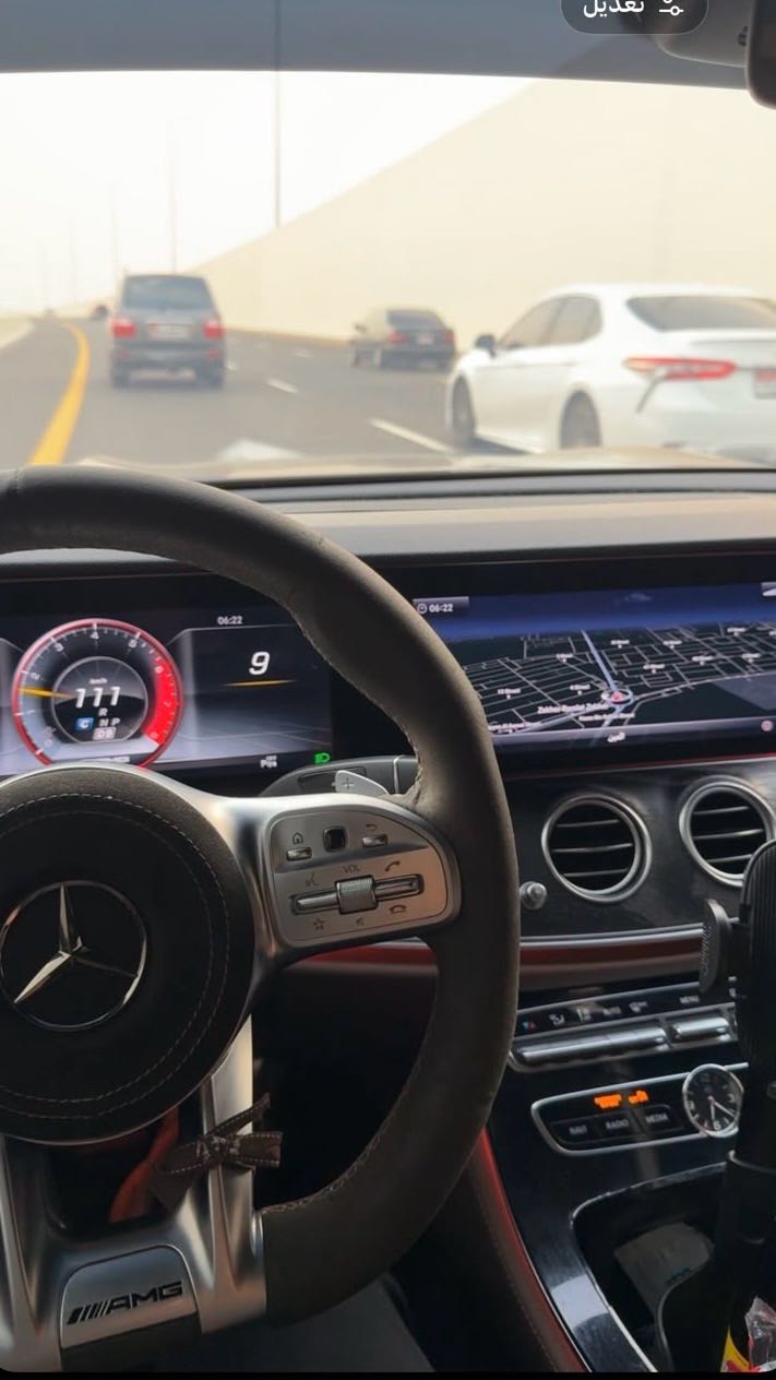 Car Image 2017 MERCEDES E Class 300