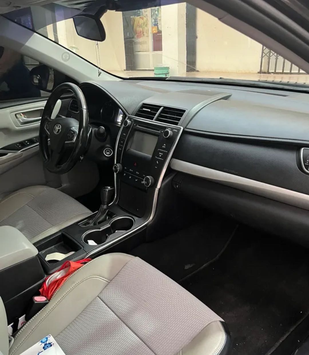 Car Image 2016 TOYOTA CAMRY SE