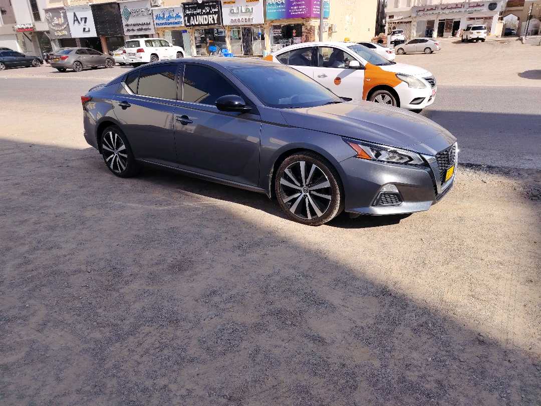 Car Image 2020 NISSAN ALTIMA SR
