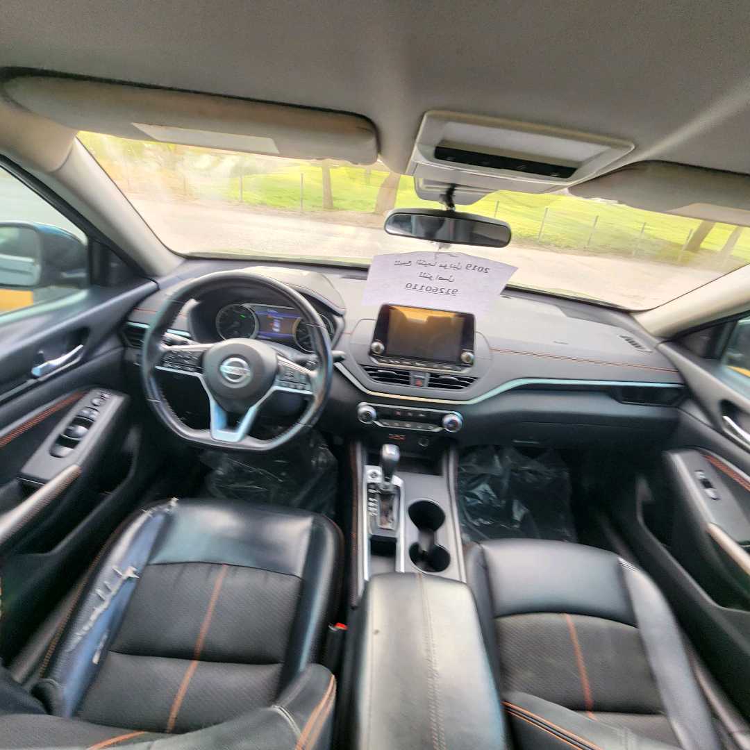 Car Image 2020 NISSAN ALTIMA SR