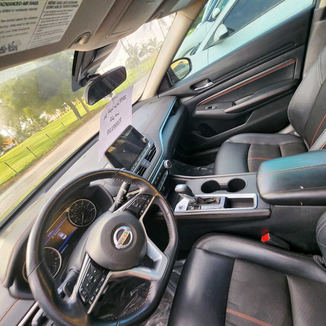 Car Image 2020 NISSAN ALTIMA SR