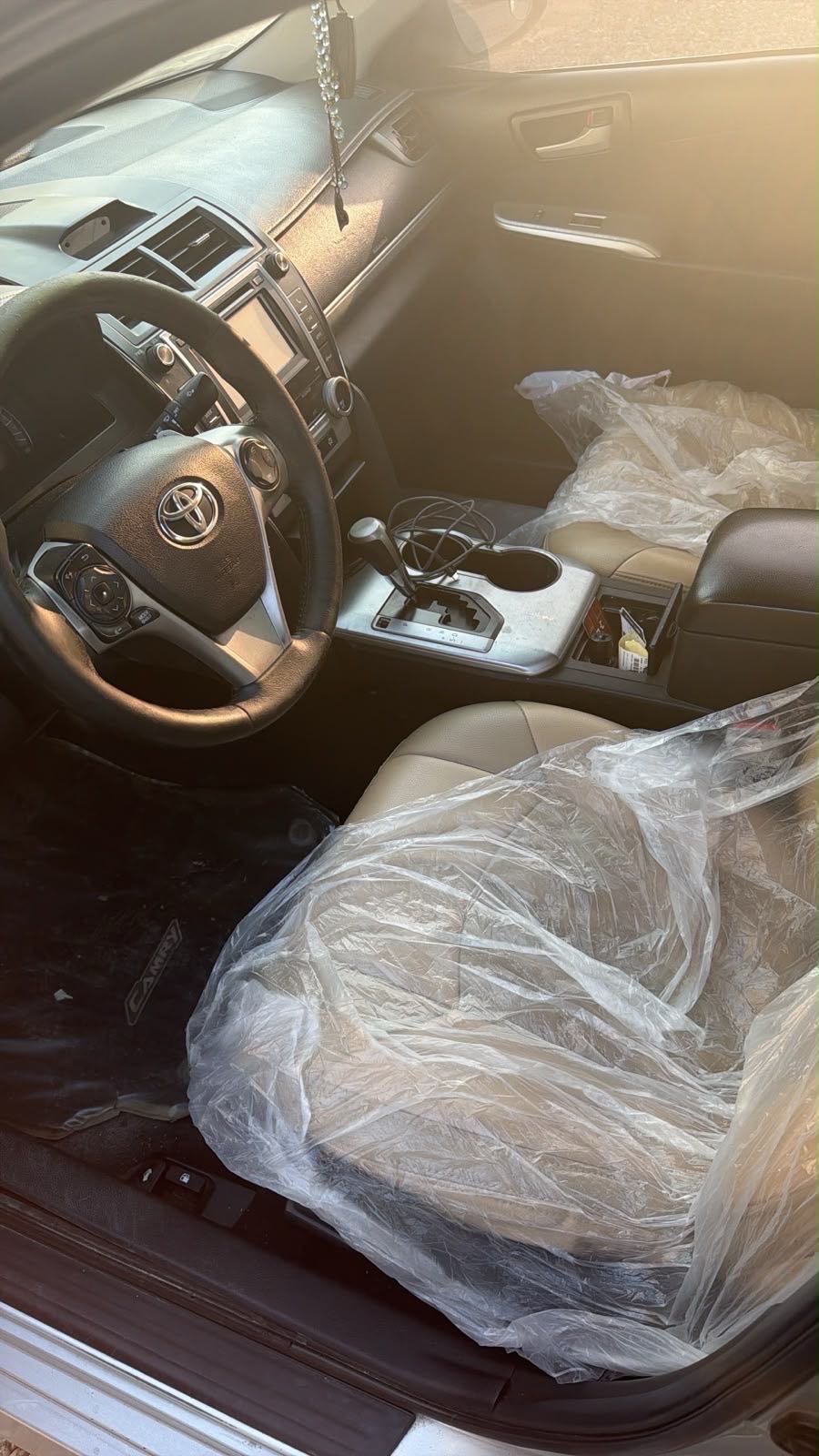 Car Image 2014 TOYOTA CAMRY SE