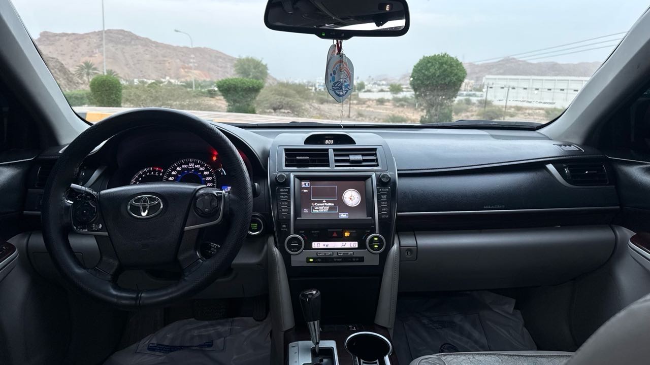 Car Image 2014 TOYOTA CAMRY XLE