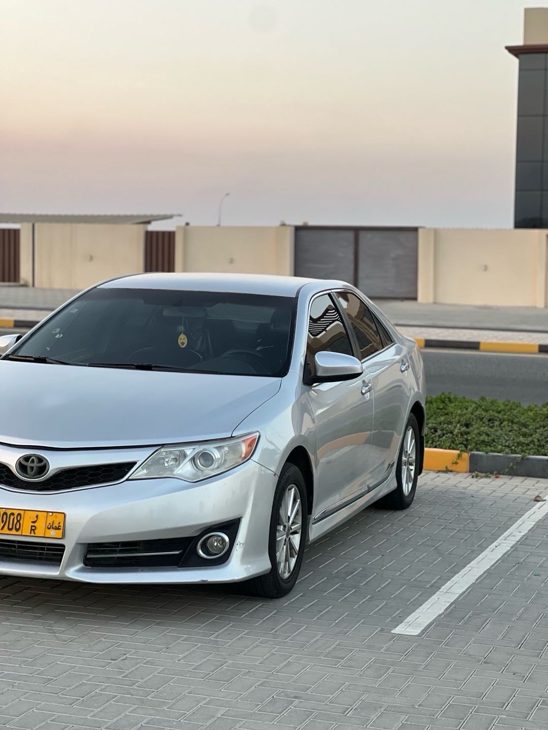 Car Image 2014 TOYOTA CAMRY GLE