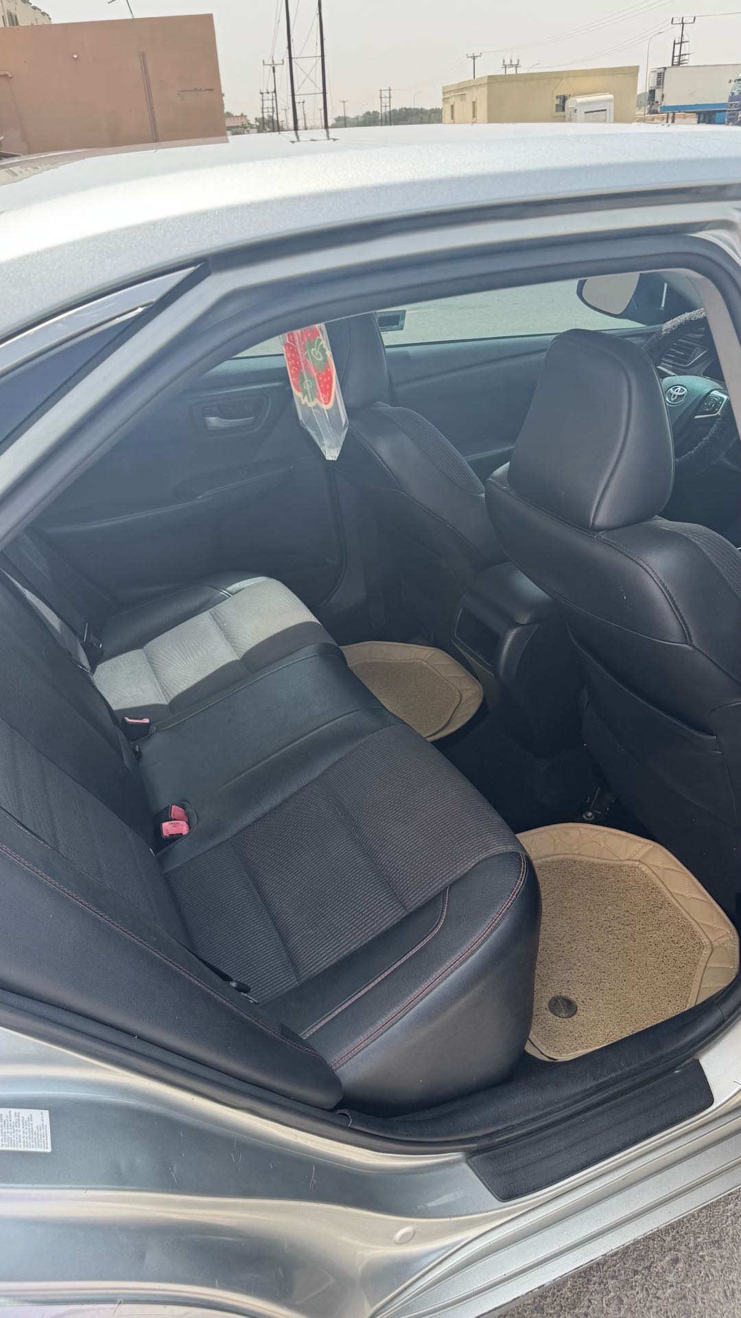 Car Image 2017 TOYOTA CAMRY SE