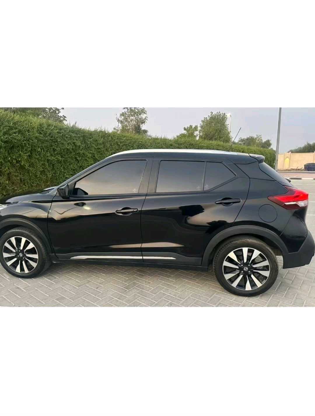 Car Image 2019 NISSAN KICKS 