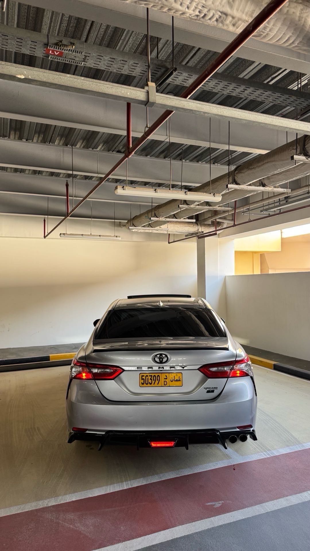 Car Image 2019 TOYOTA CAMRY SE