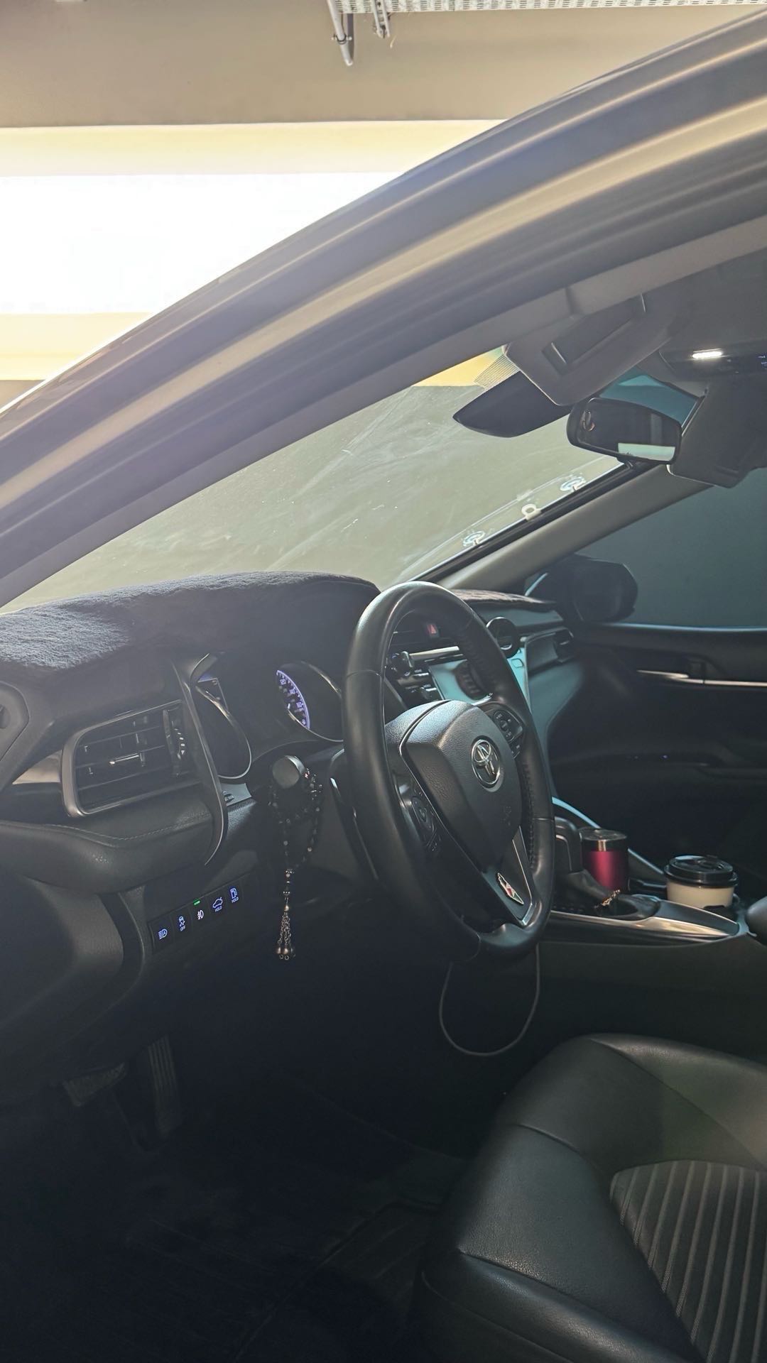 Car Image 2019 TOYOTA CAMRY SE
