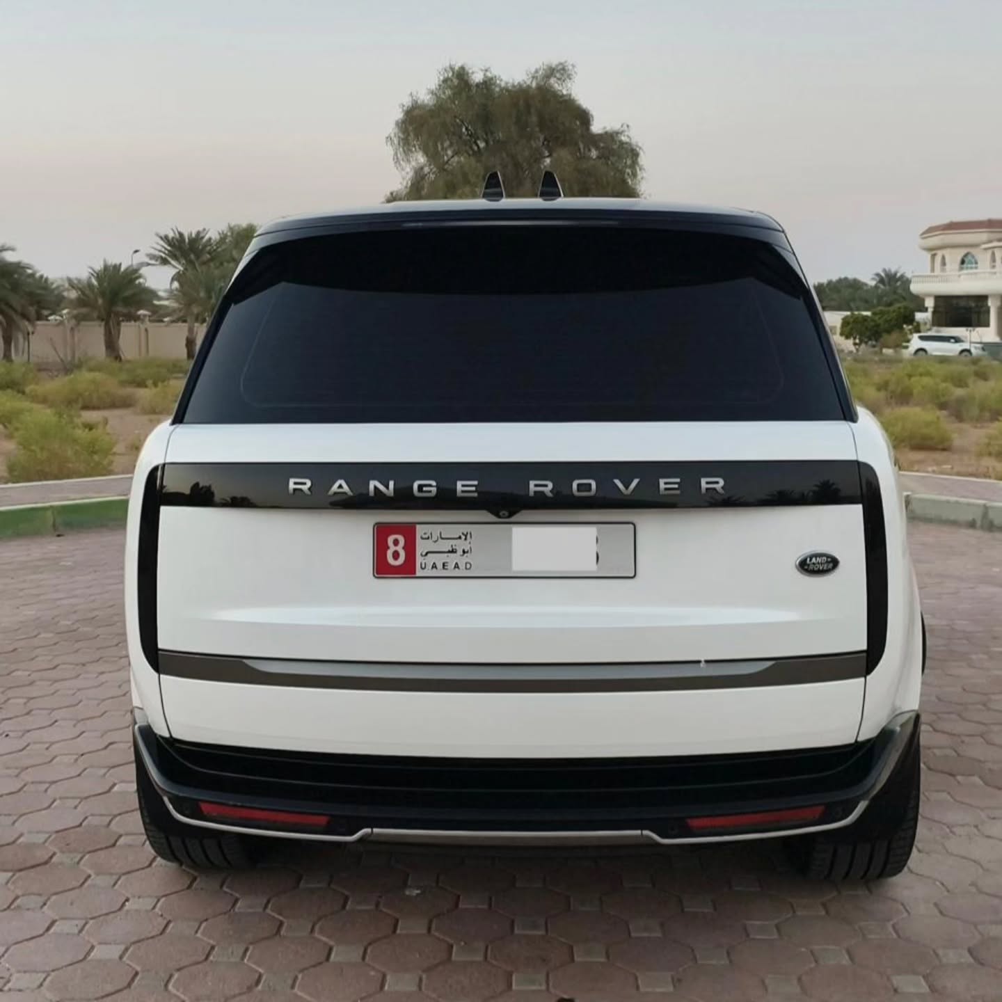 Car Image 2023 LAND ROVER VOGUE 