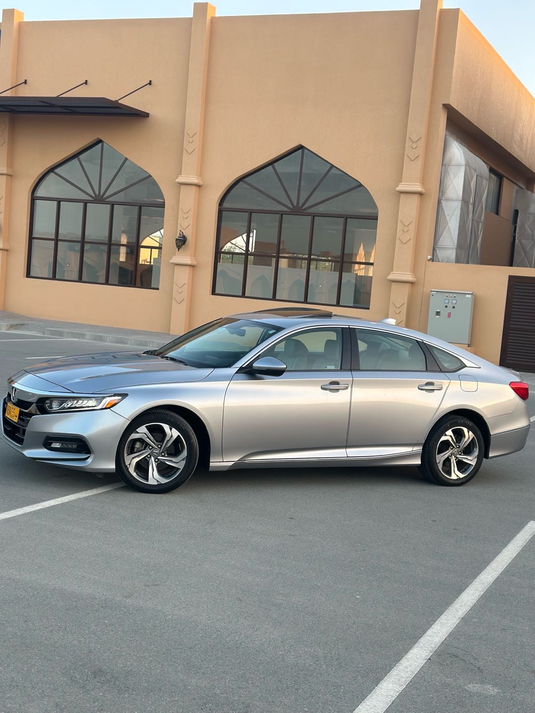 Car Image 2018 HONDA ACCORD EXL