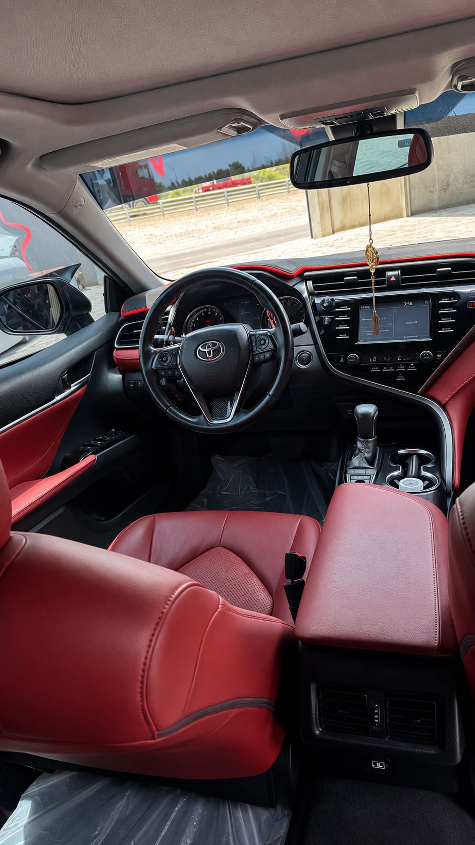 Car Image 2018 TOYOTA CAMRY XSE