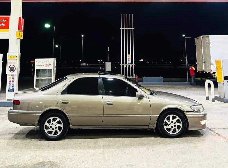 Car Image 1999 TOYOTA CAMRY GLE