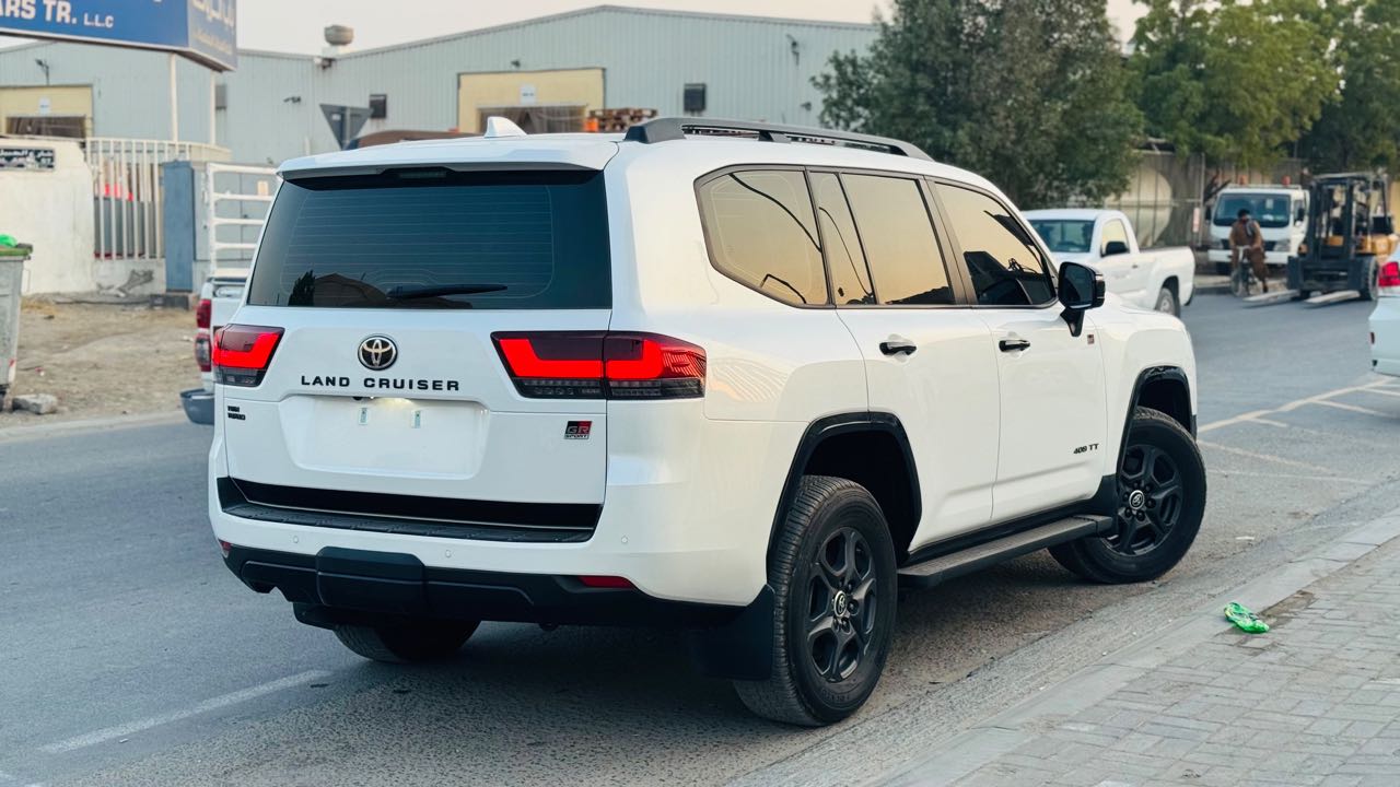 Car Image 2025 TOYOTA LAND CRUISER G.R