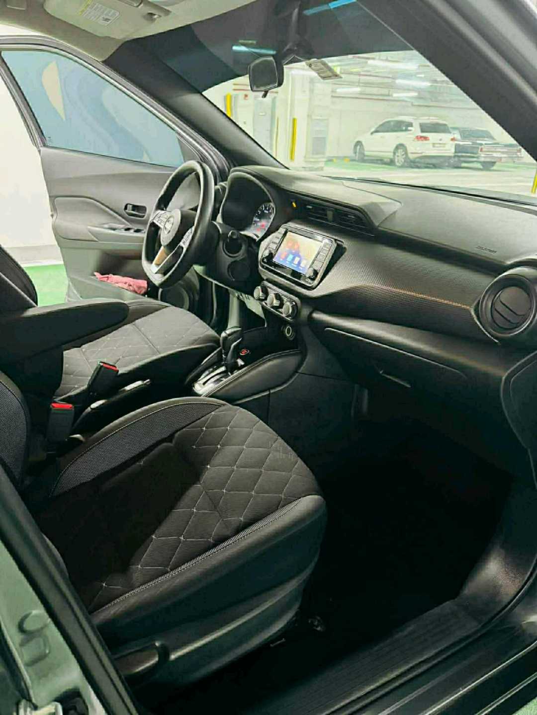 Car Image 2019 NISSAN KICKS 