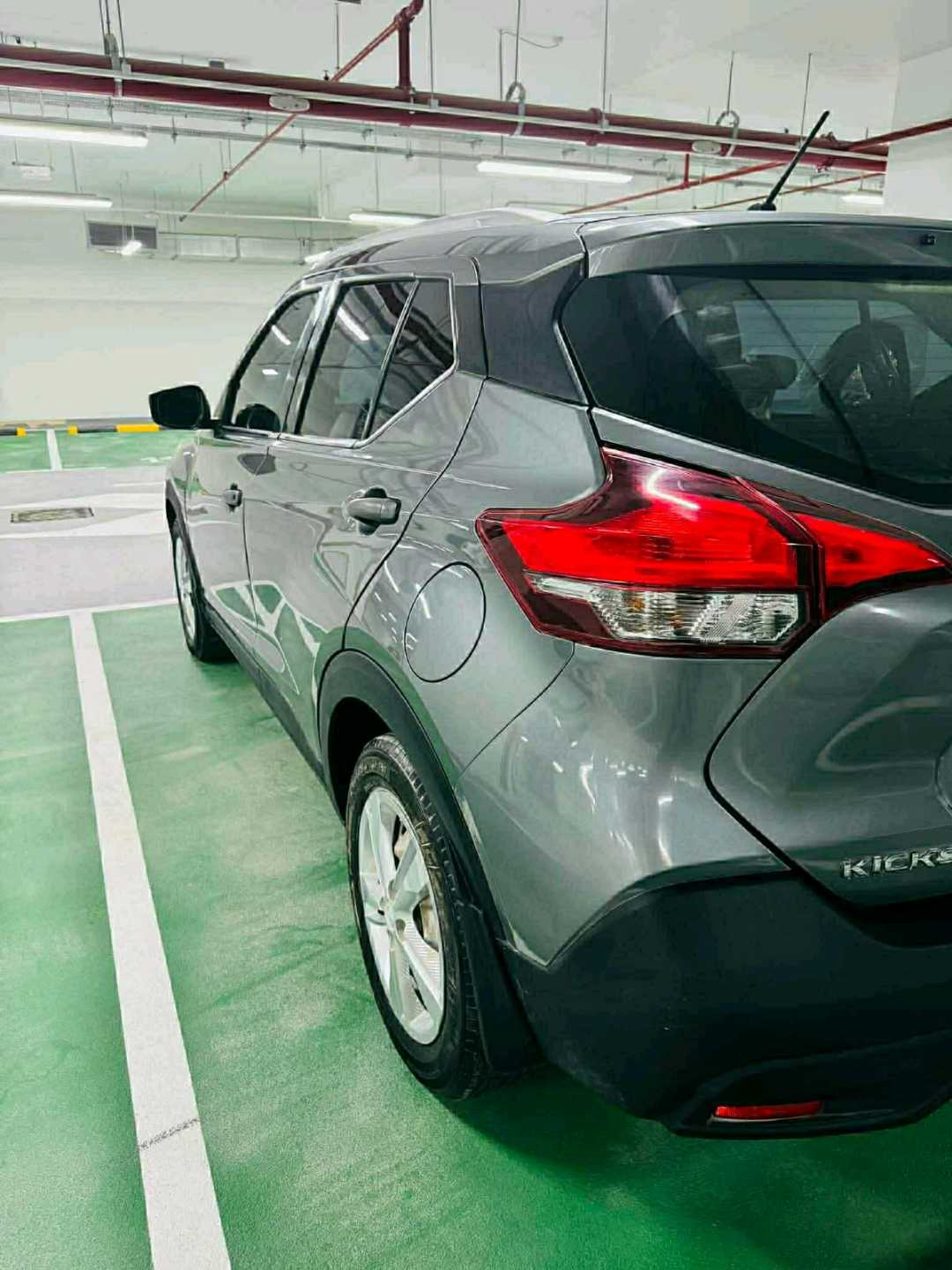 Car Image 2019 NISSAN KICKS 
