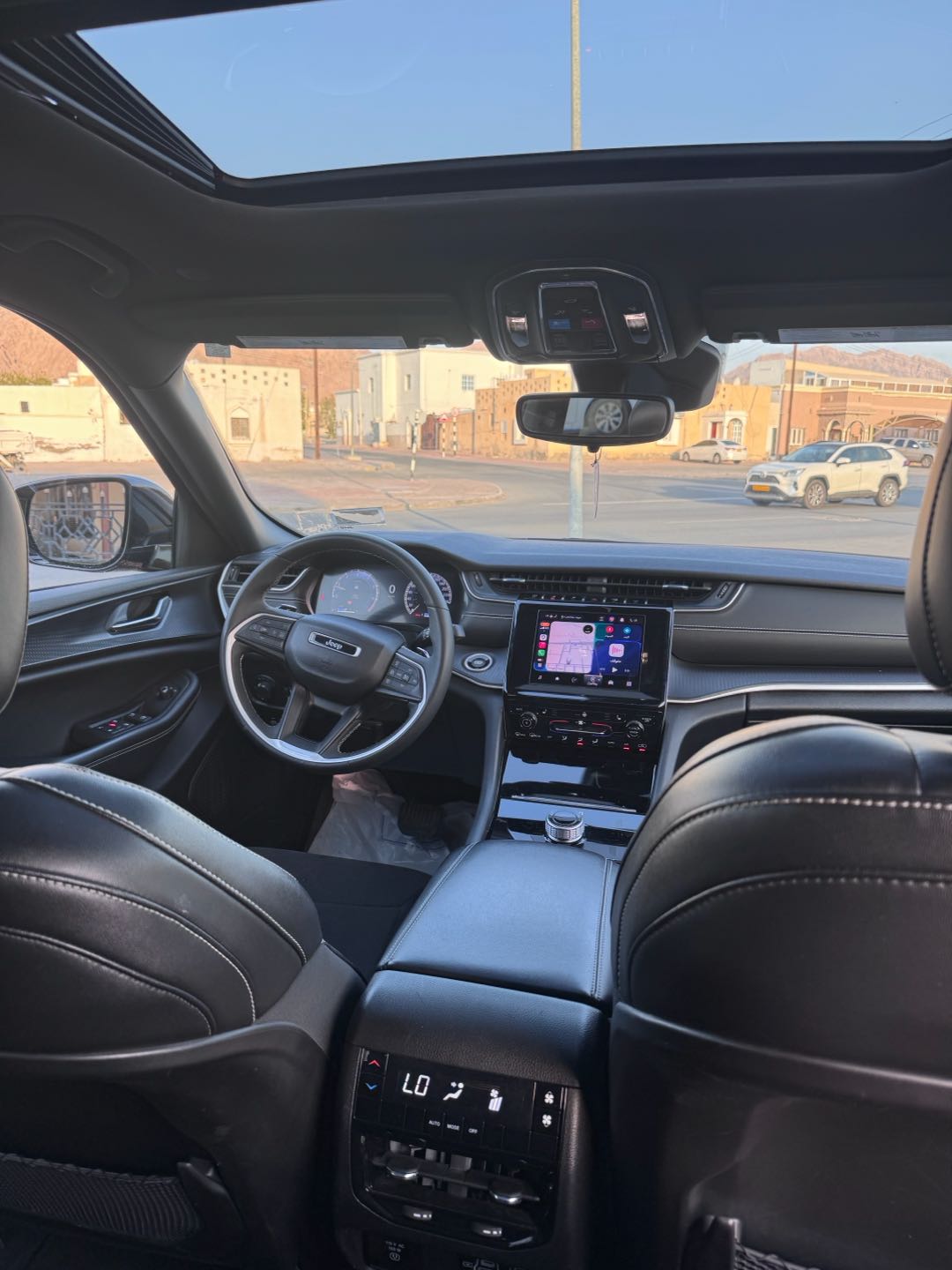 Car Image 2023 JEEP GRAND CHEROKEE OVERLAND