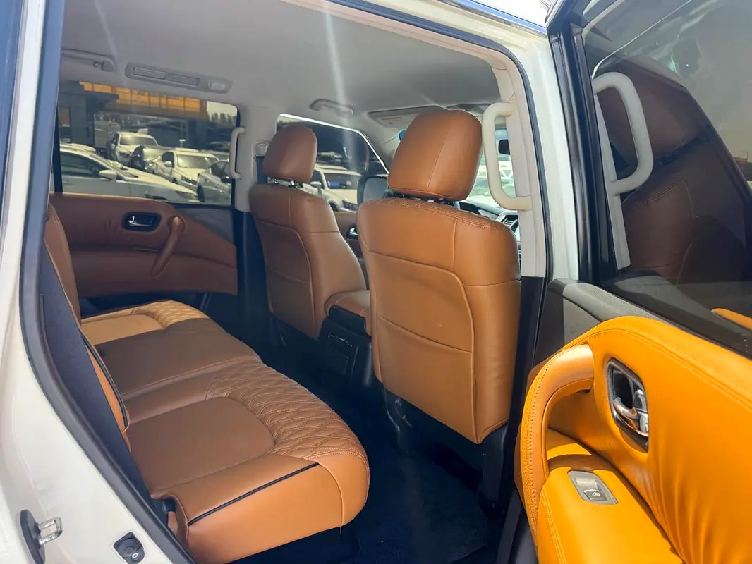 Car Image 2014 NISSAN PATROL SE Platinum