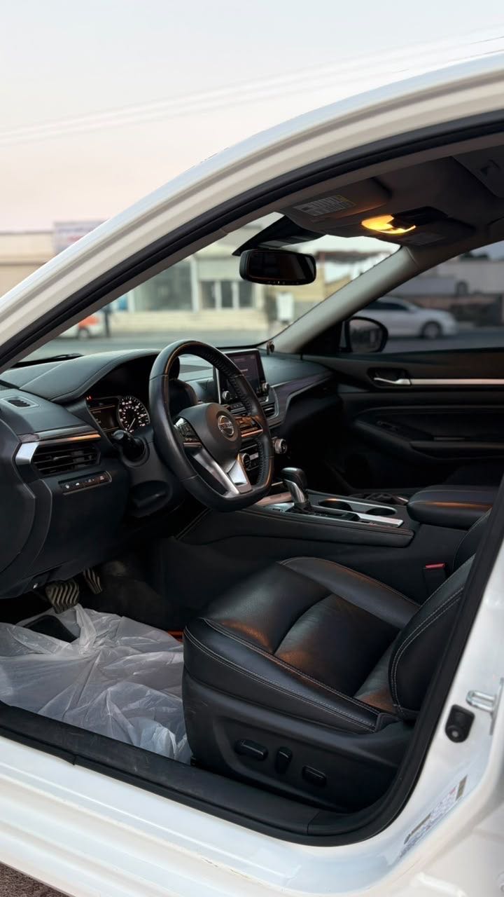 Car Image 2019 NISSAN ALTIMA SL