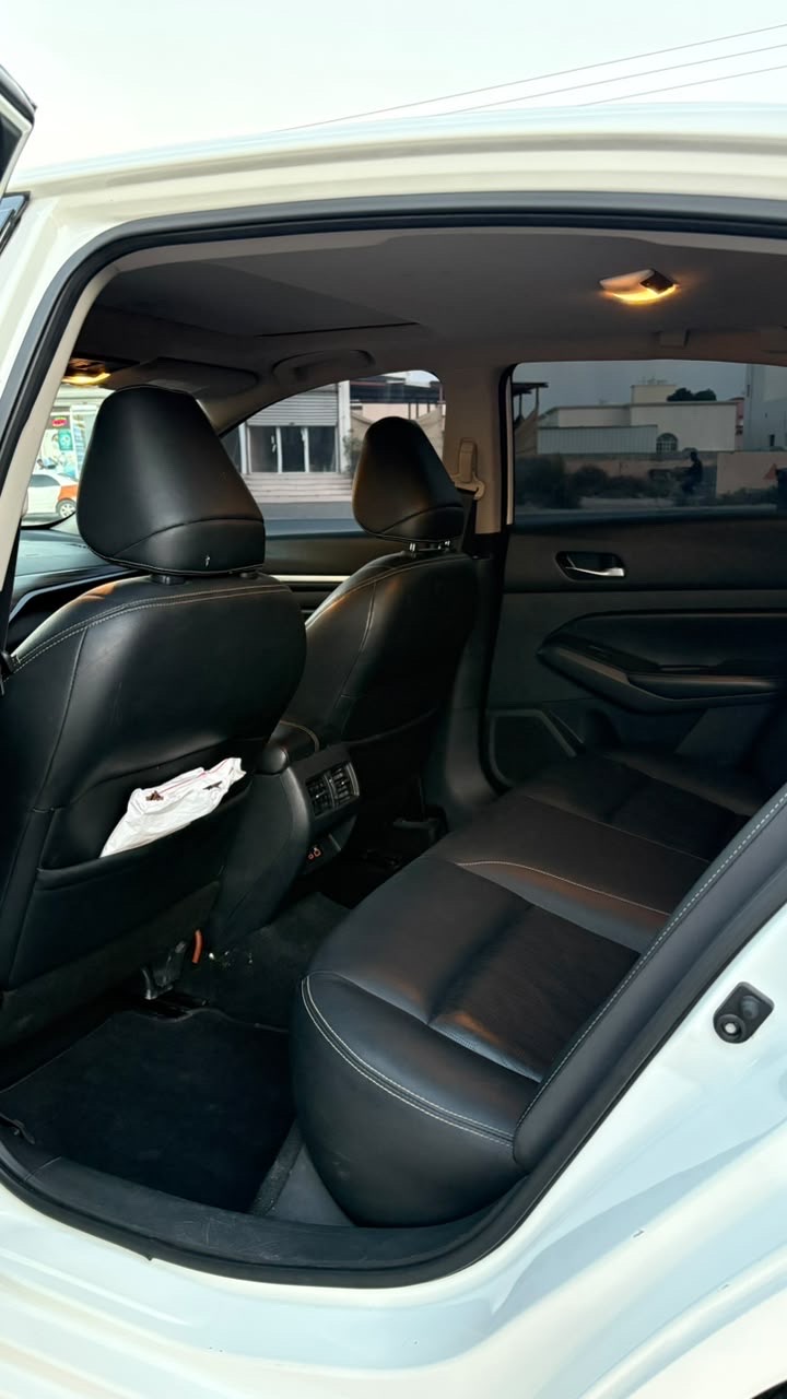 Car Image 2019 NISSAN ALTIMA SL