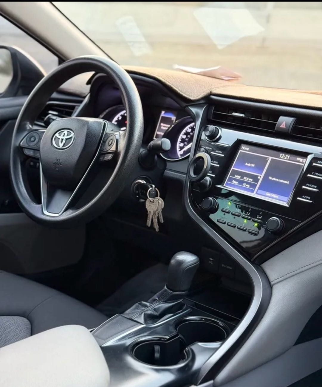Car Image 2019 TOYOTA CAMRY SE