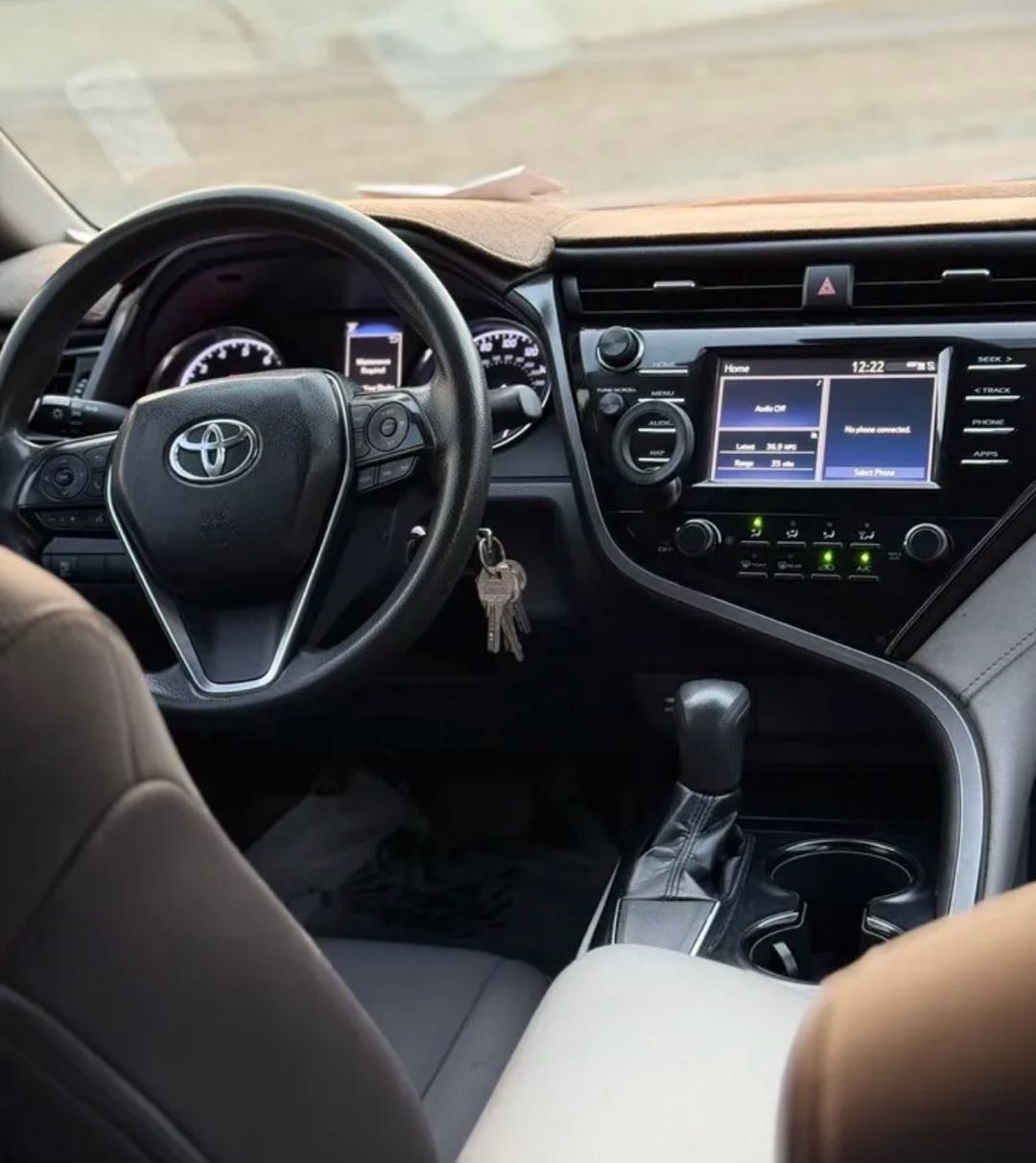 Car Image 2019 TOYOTA CAMRY SE