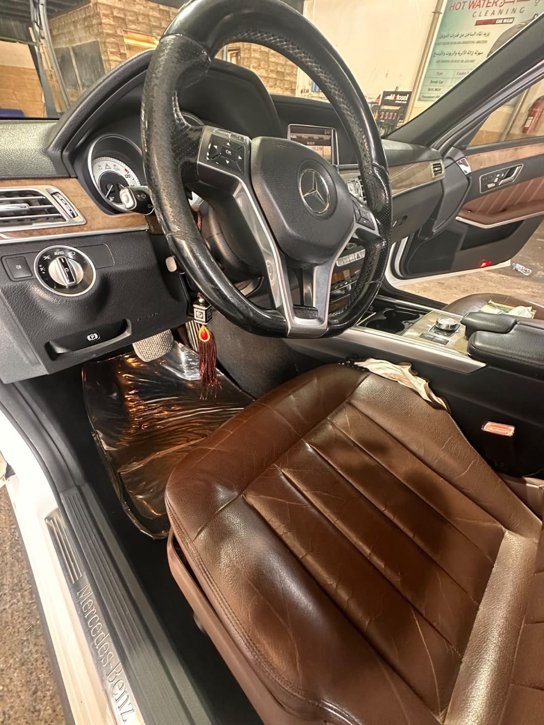 Car Image 2014 MERCEDES E Class 350