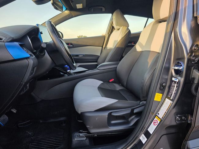 Car Image 2019 TOYOTA C-HR 