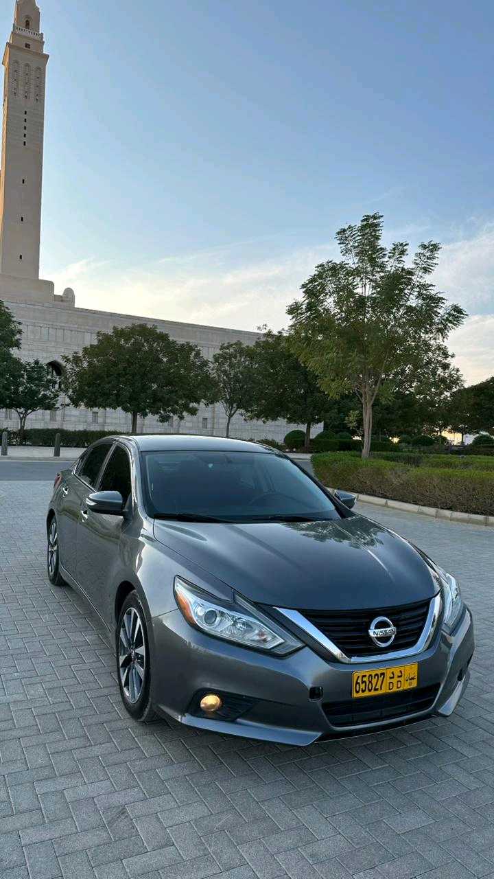 Car Image 2017 NISSAN ALTIMA SL