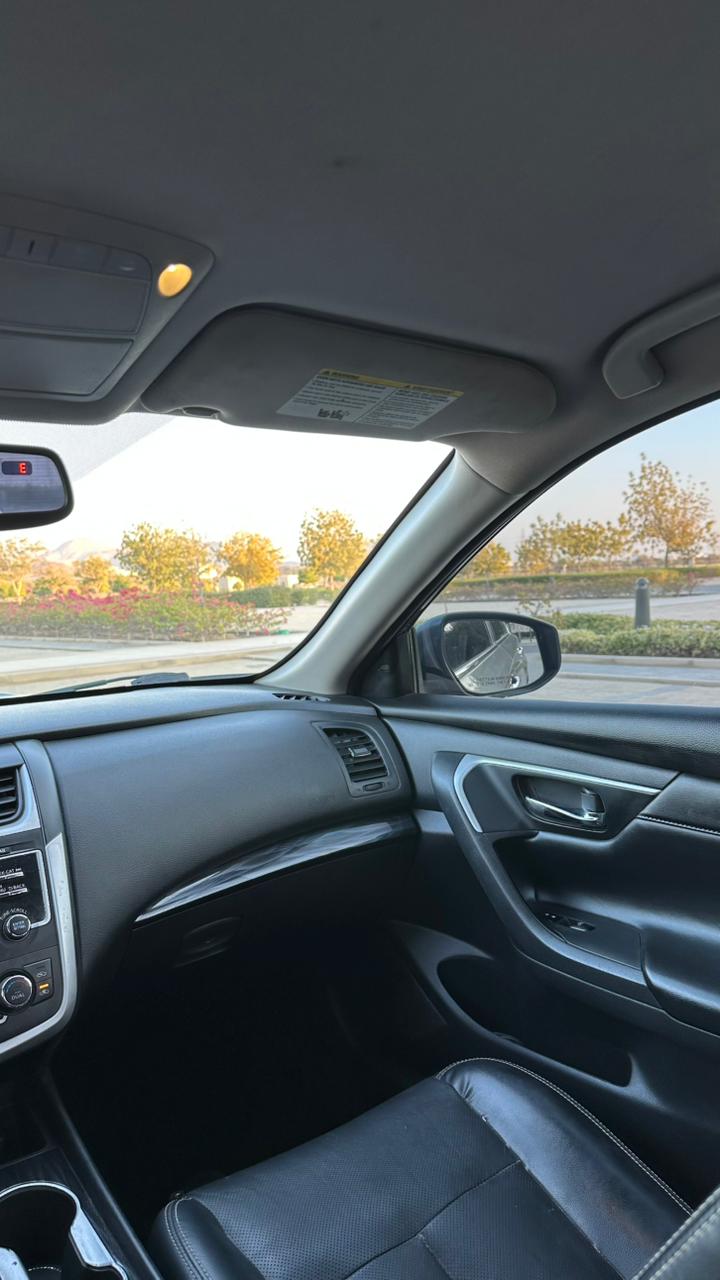 Car Image 2017 NISSAN ALTIMA SL