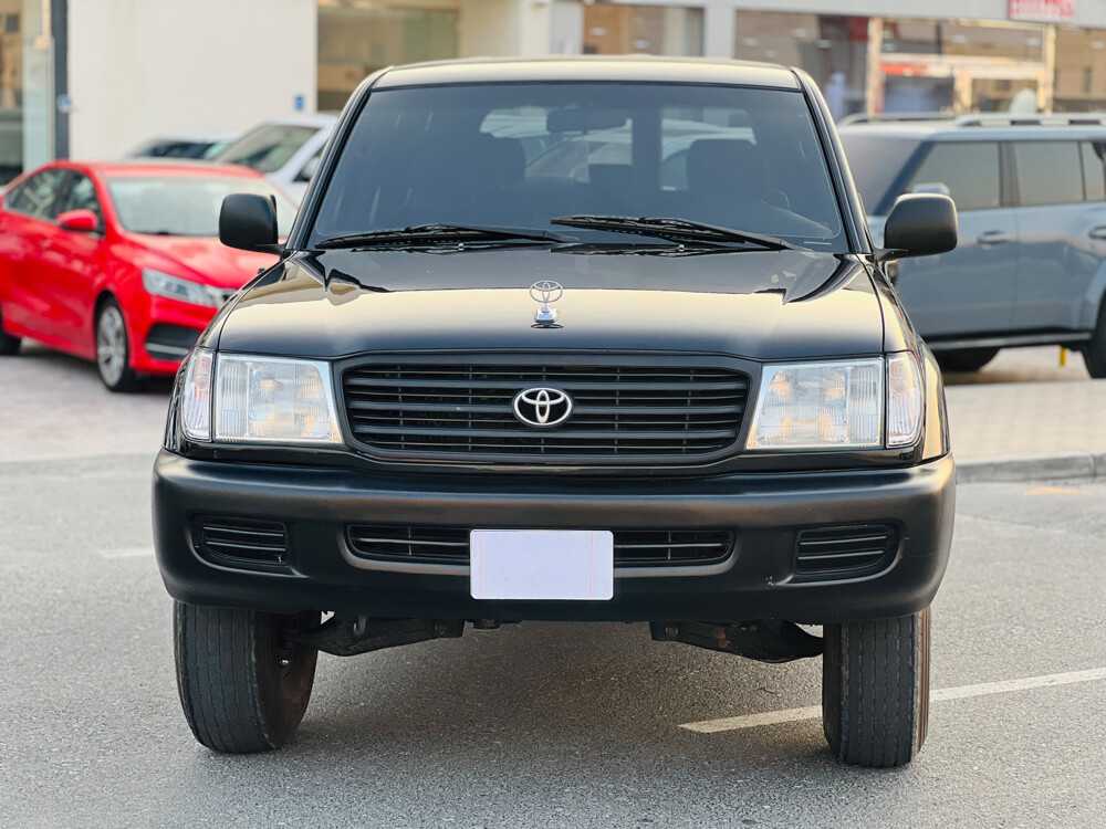 Car Image 1998 TOYOTA LAND CRUISER GX